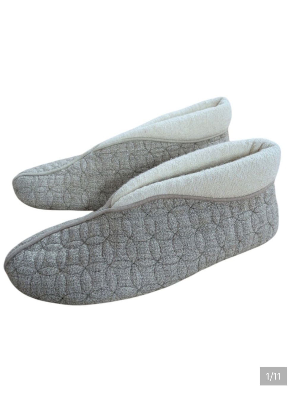Acorn Tan Quilted Slippers Womens Size 6.5-7.5 - Picture 1 of 11